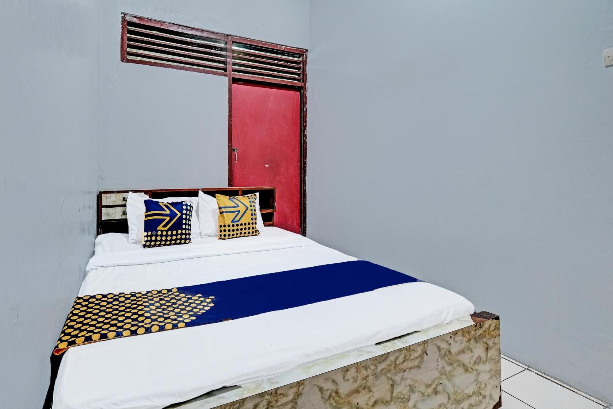 Spot On 91915 Homestay Superman ยอกยาการ์ตา ภายนอก รูปภาพ