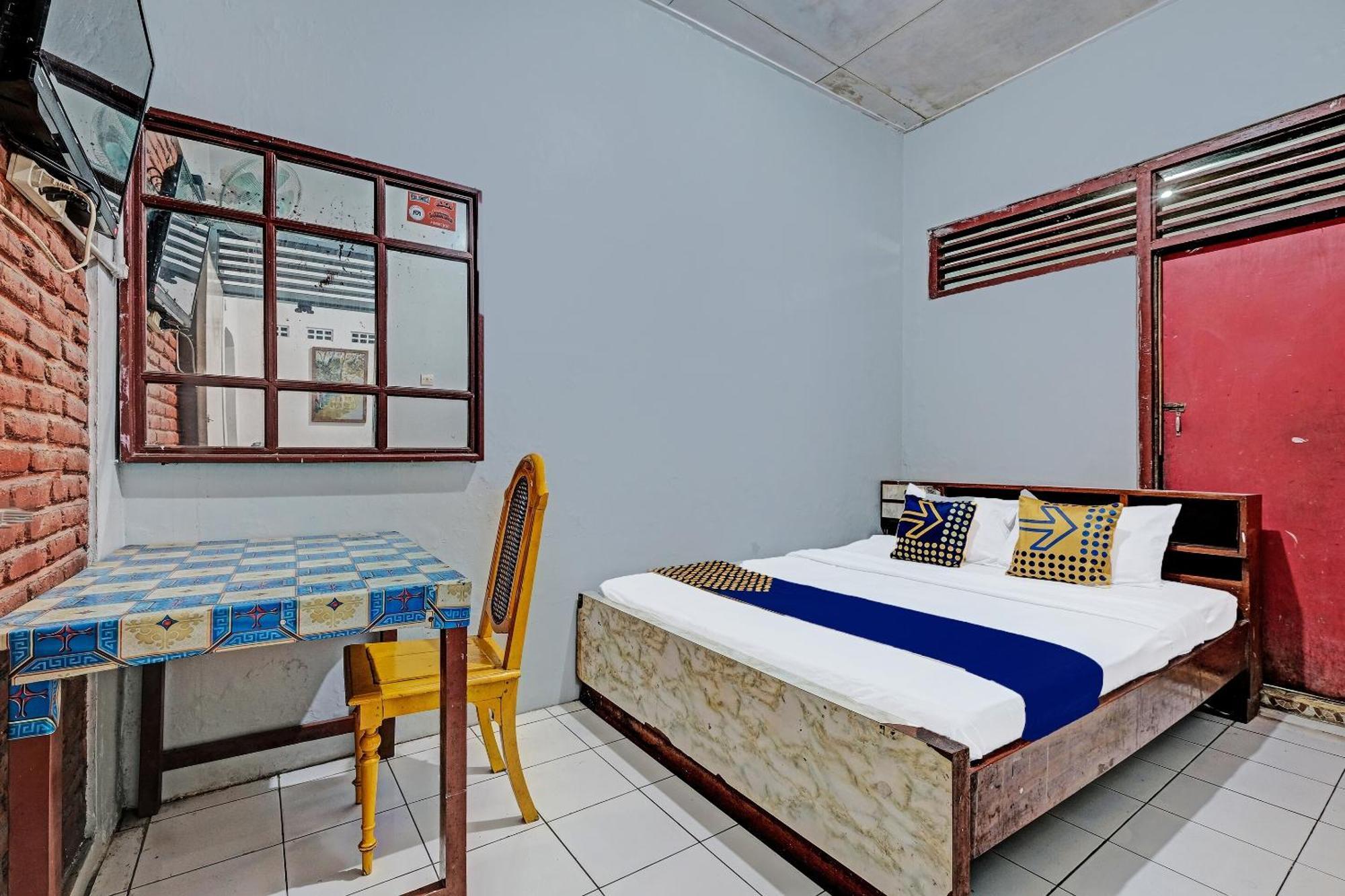 Spot On 91915 Homestay Superman ยอกยาการ์ตา ภายนอก รูปภาพ