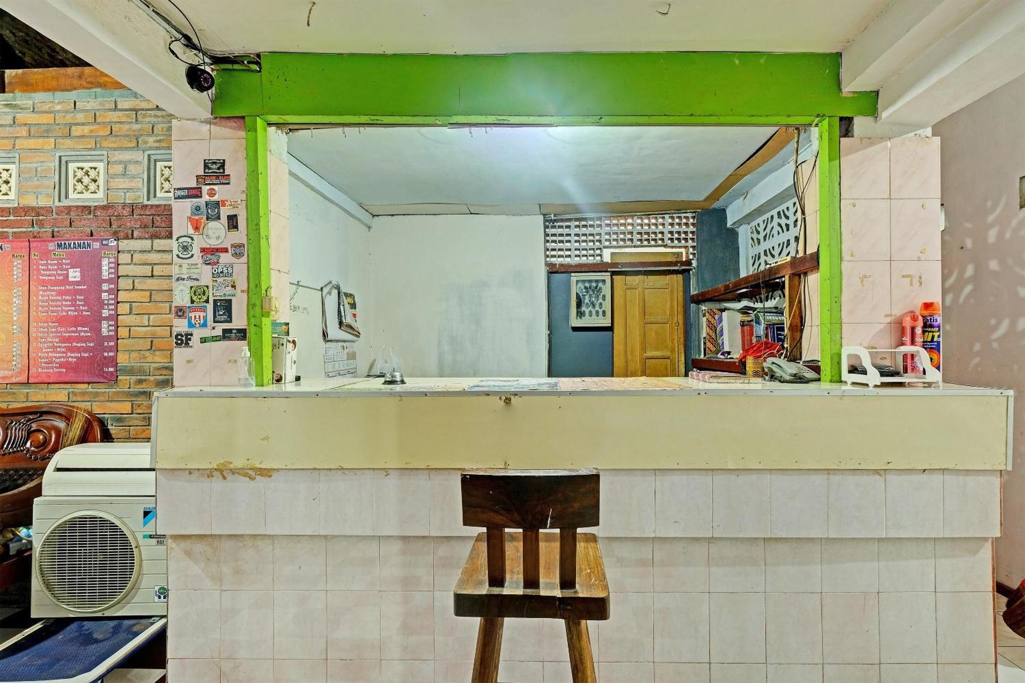Spot On 91915 Homestay Superman ยอกยาการ์ตา ภายนอก รูปภาพ