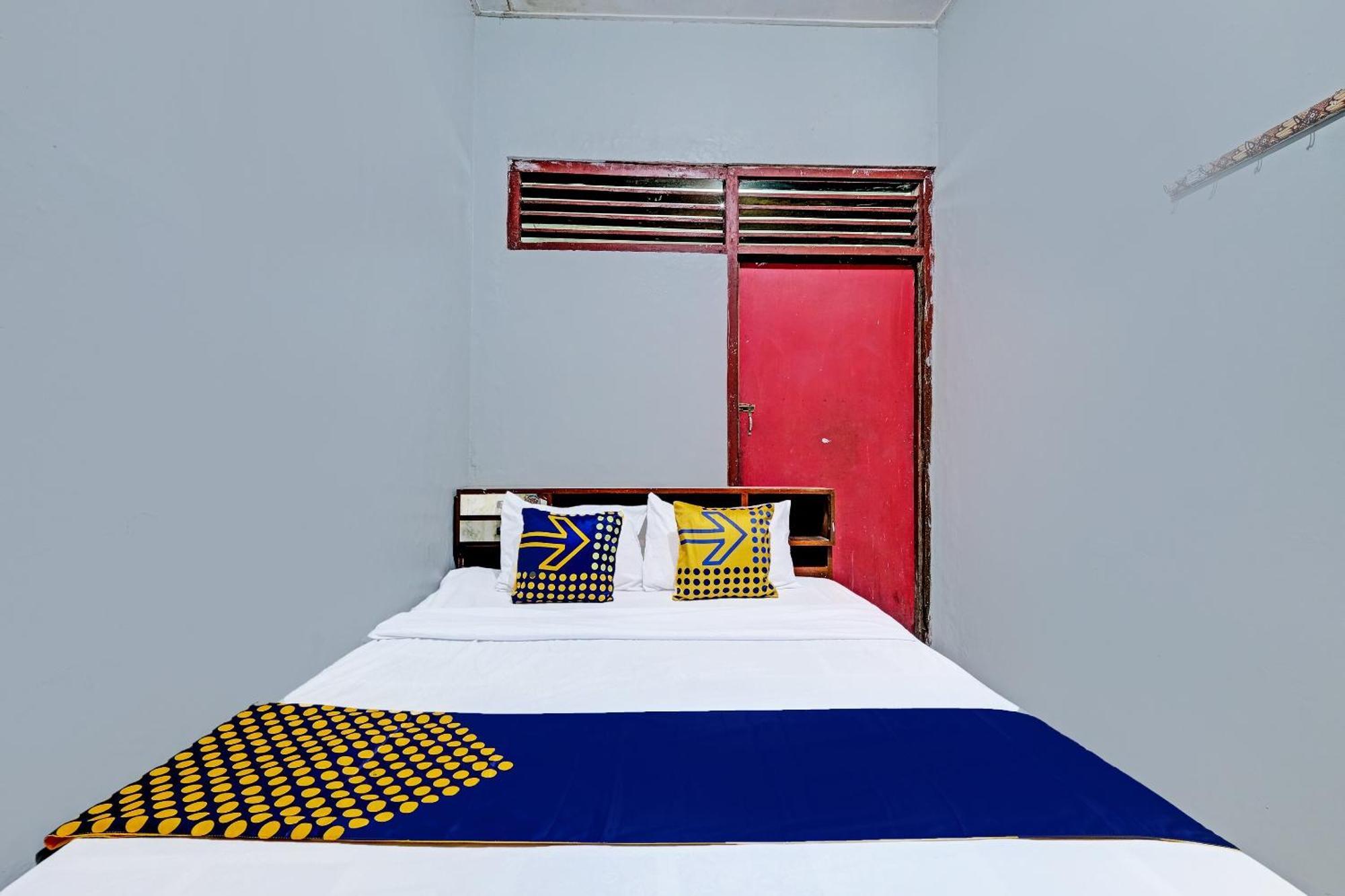 Spot On 91915 Homestay Superman ยอกยาการ์ตา ภายนอก รูปภาพ