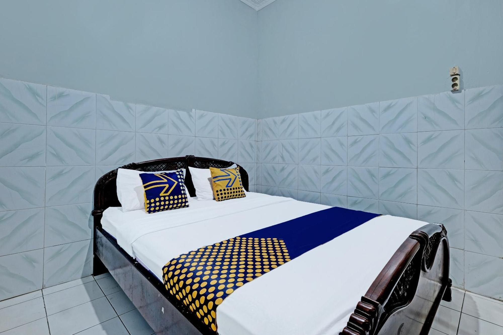 Spot On 91915 Homestay Superman ยอกยาการ์ตา ภายนอก รูปภาพ